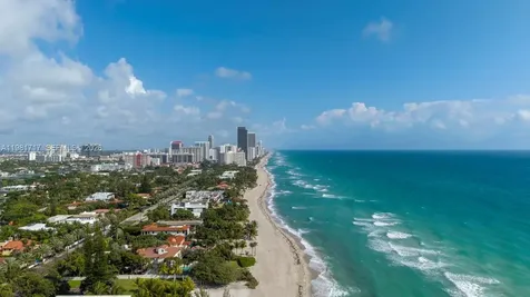 20515 E Country Club Drive Aventura FL 33180