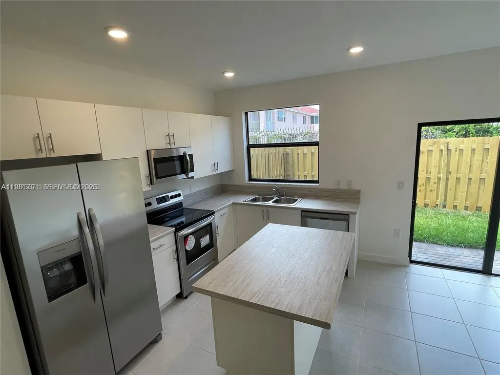969 NE 211th Street Miami FL 33179