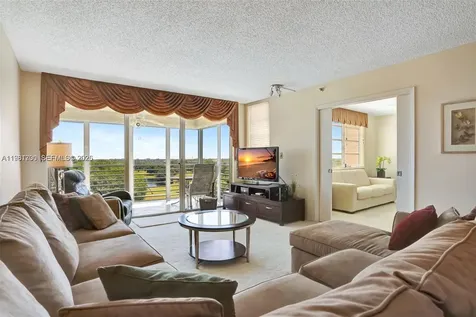3510 Oaks Way Pompano Beach FL 33069