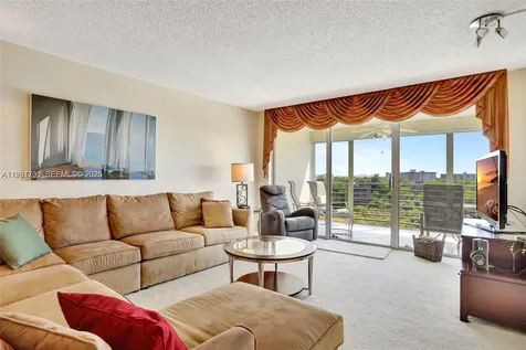 3510 Oaks Way Pompano Beach FL 33069