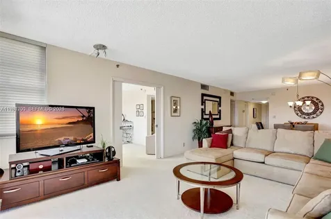 3510 Oaks Way Pompano Beach FL 33069