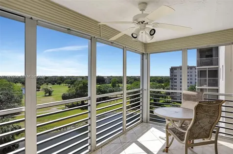 3510 Oaks Way Pompano Beach FL 33069