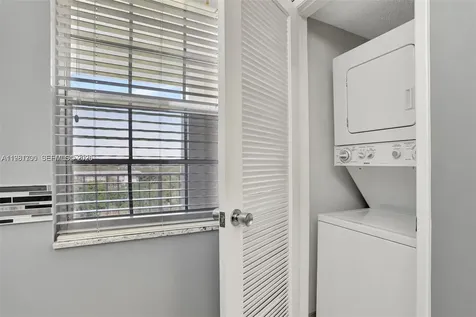 3510 Oaks Way Pompano Beach FL 33069