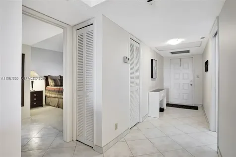 3510 Oaks Way Pompano Beach FL 33069