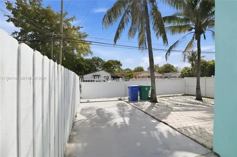 1431 NW 30th Street Miami FL 33142