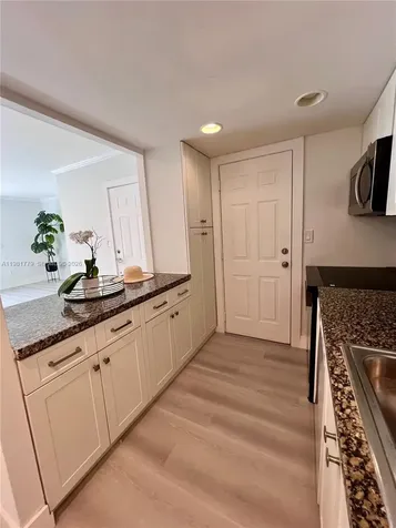 290 Sunrise Drive Key Biscayne FL 33149