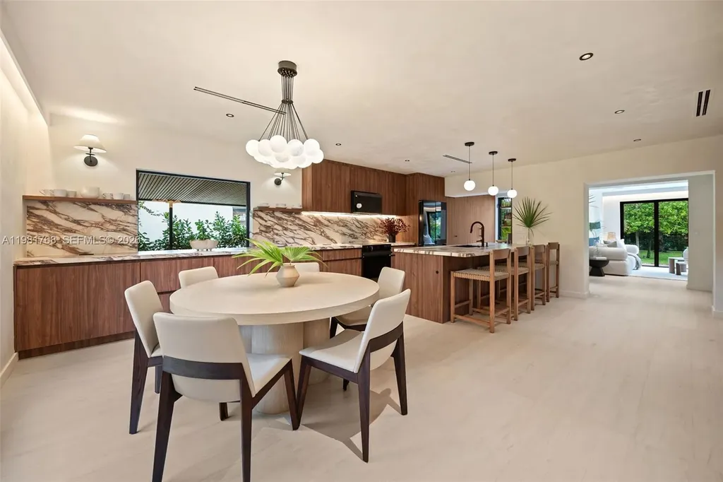 871 NE 128th Street North Miami FL 33161
