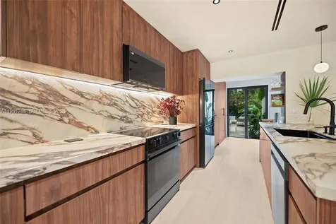 871 NE 128th Street North Miami FL 33161