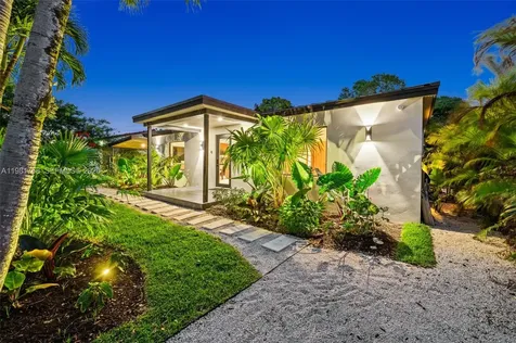 871 NE 128th Street North Miami FL 33161