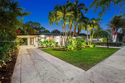 871 NE 128th Street North Miami FL 33161