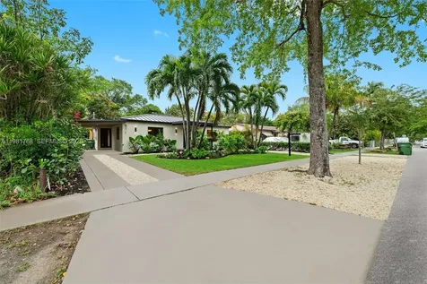 871 NE 128th Street North Miami FL 33161