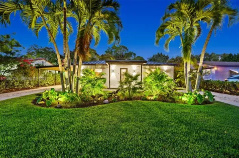 871 NE 128th Street North Miami FL 33161