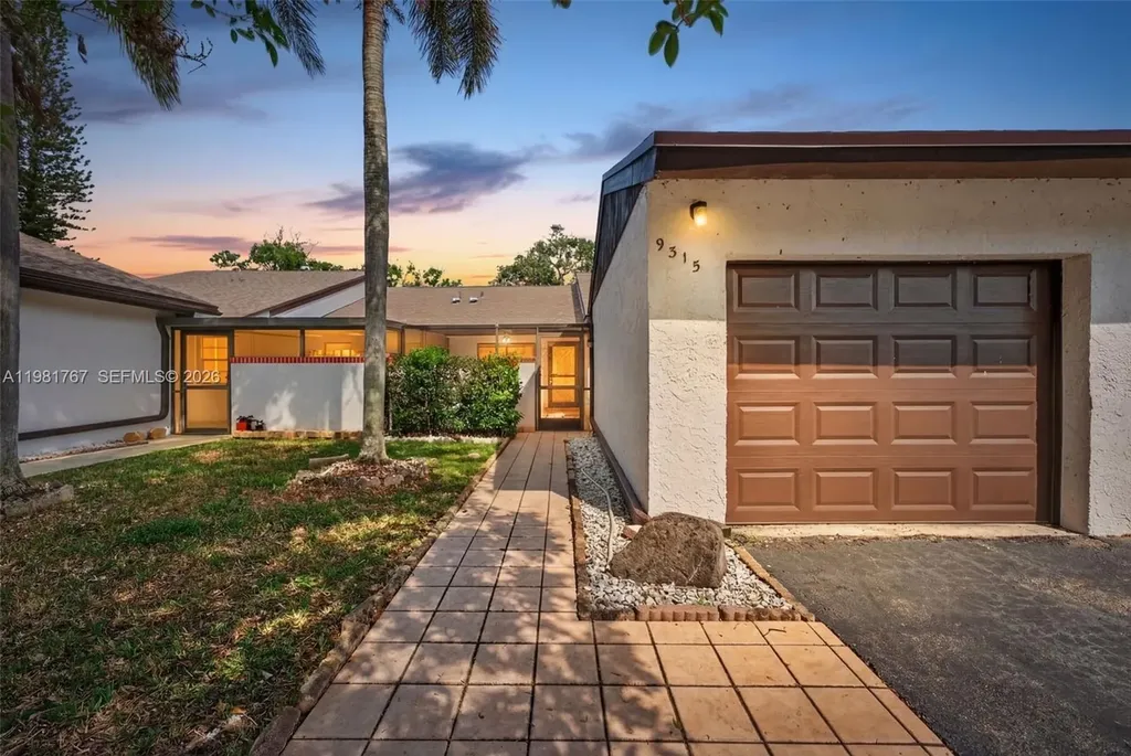 9315 Wedgewood Drive Tamarac FL 33321