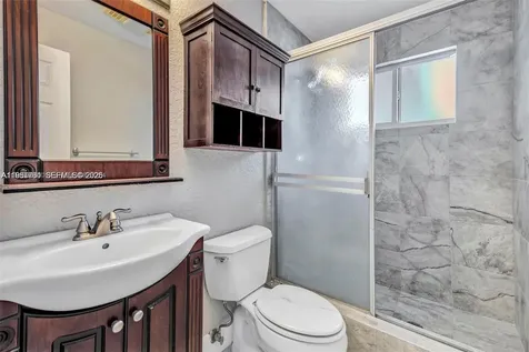 735 NE 38th Street Oakland Park FL 33334