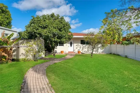 735 NE 38th Street Oakland Park FL 33334