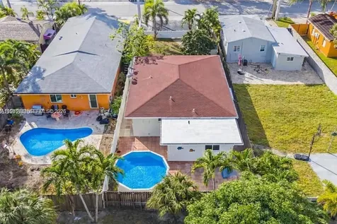 735 NE 38th Street Oakland Park FL 33334