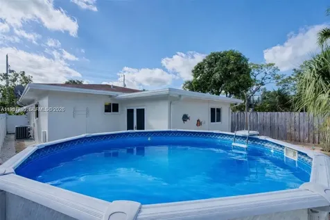 735 NE 38th Street Oakland Park FL 33334