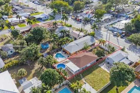 735 NE 38th Street Oakland Park FL 33334