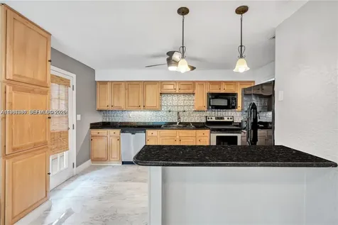 735 NE 38th Street Oakland Park FL 33334