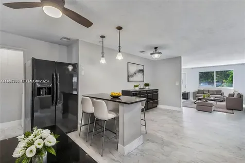 735 NE 38th Street Oakland Park FL 33334