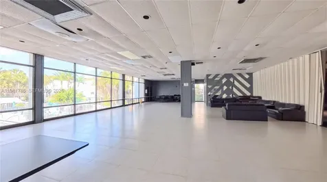 20300 W Country Club Drive Aventura FL 33180