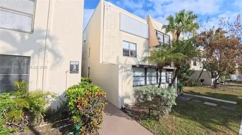 20300 W Country Club Drive Aventura FL 33180