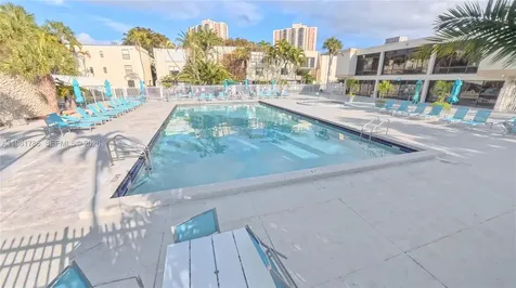20300 W Country Club Drive Aventura FL 33180