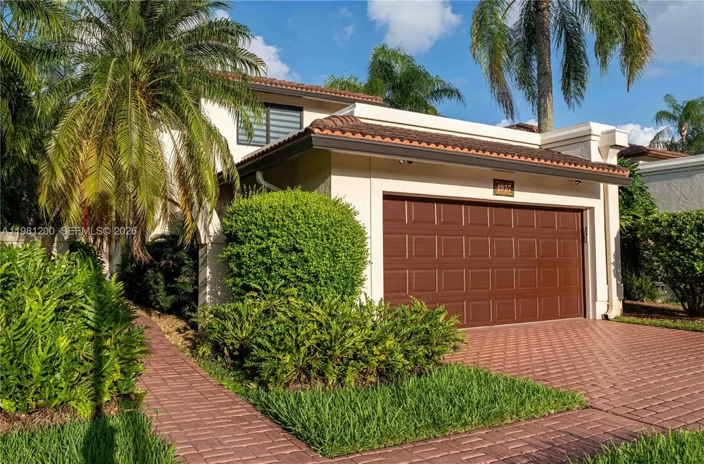 4957 NW 93rd Doral Place Doral FL 33178