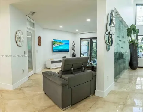 4957 NW 93rd Doral Place Doral FL 33178
