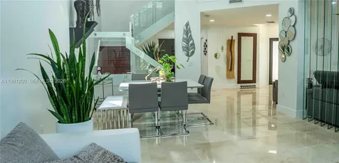 4957 NW 93rd Doral Place Doral FL 33178