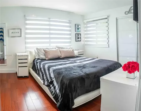 4957 NW 93rd Doral Place Doral FL 33178