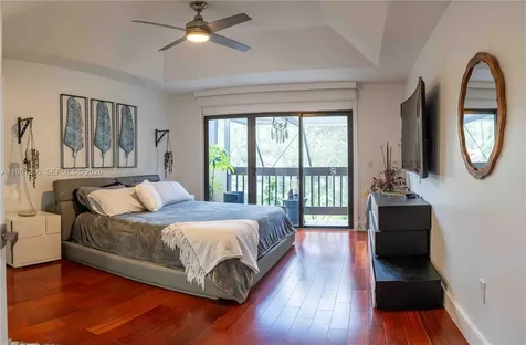 4957 NW 93rd Doral Place Doral FL 33178