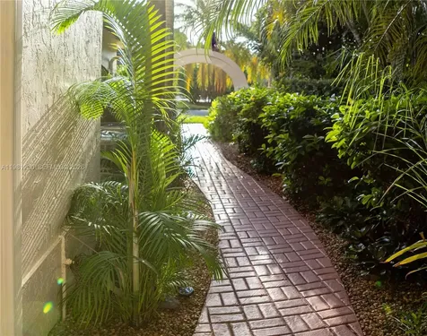 4957 NW 93rd Doral Place Doral FL 33178
