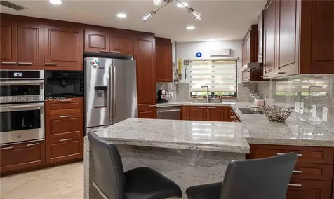 4957 NW 93rd Doral Place Doral FL 33178