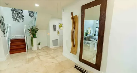 4957 NW 93rd Doral Place Doral FL 33178