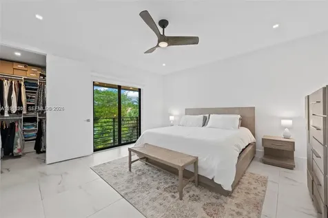 1056 N Victoria Park Road Fort Lauderdale FL 33304
