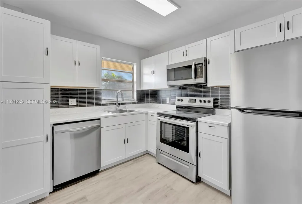 2060 NW 81st Avenue Pembroke Pines FL 33024