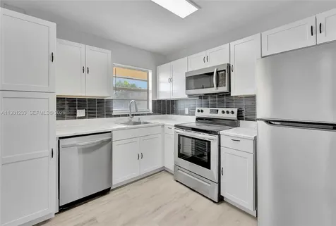 2060 NW 81st Avenue Pembroke Pines FL 33024