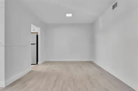 2060 NW 81st Avenue Pembroke Pines FL 33024