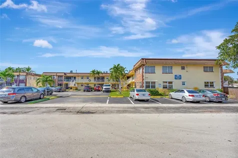 2060 NW 81st Avenue Pembroke Pines FL 33024