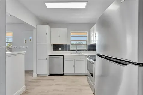 2060 NW 81st Avenue Pembroke Pines FL 33024