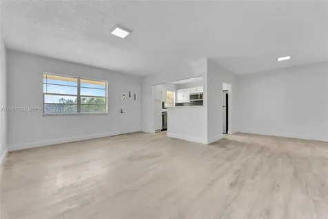 2060 NW 81st Avenue Pembroke Pines FL 33024