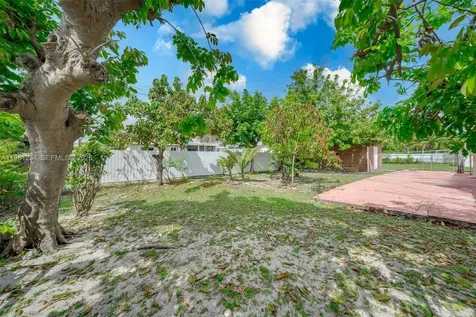 17950 NW 6th Court Miami Gardens FL 33169