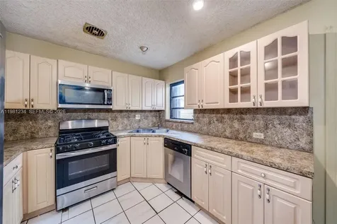 17950 NW 6th Court Miami Gardens FL 33169