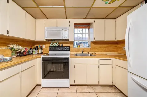 2610 NW 33rd Street Miami FL 33142
