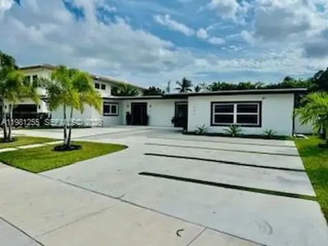 1940 NE 186th Drive North Miami Beach FL 33179