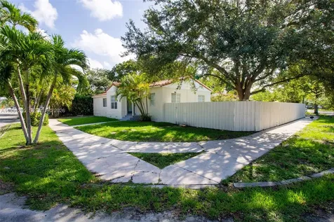 2727 Calusa Street Miami FL 33133