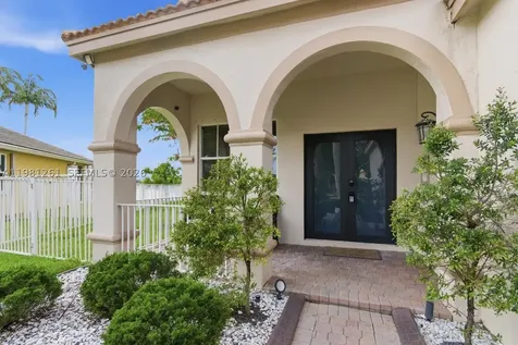 663 Live Oak Lane Weston FL 33327