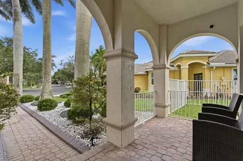 663 Live Oak Lane Weston FL 33327