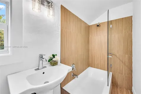 1960 NE 182nd Street North Miami Beach FL 33162